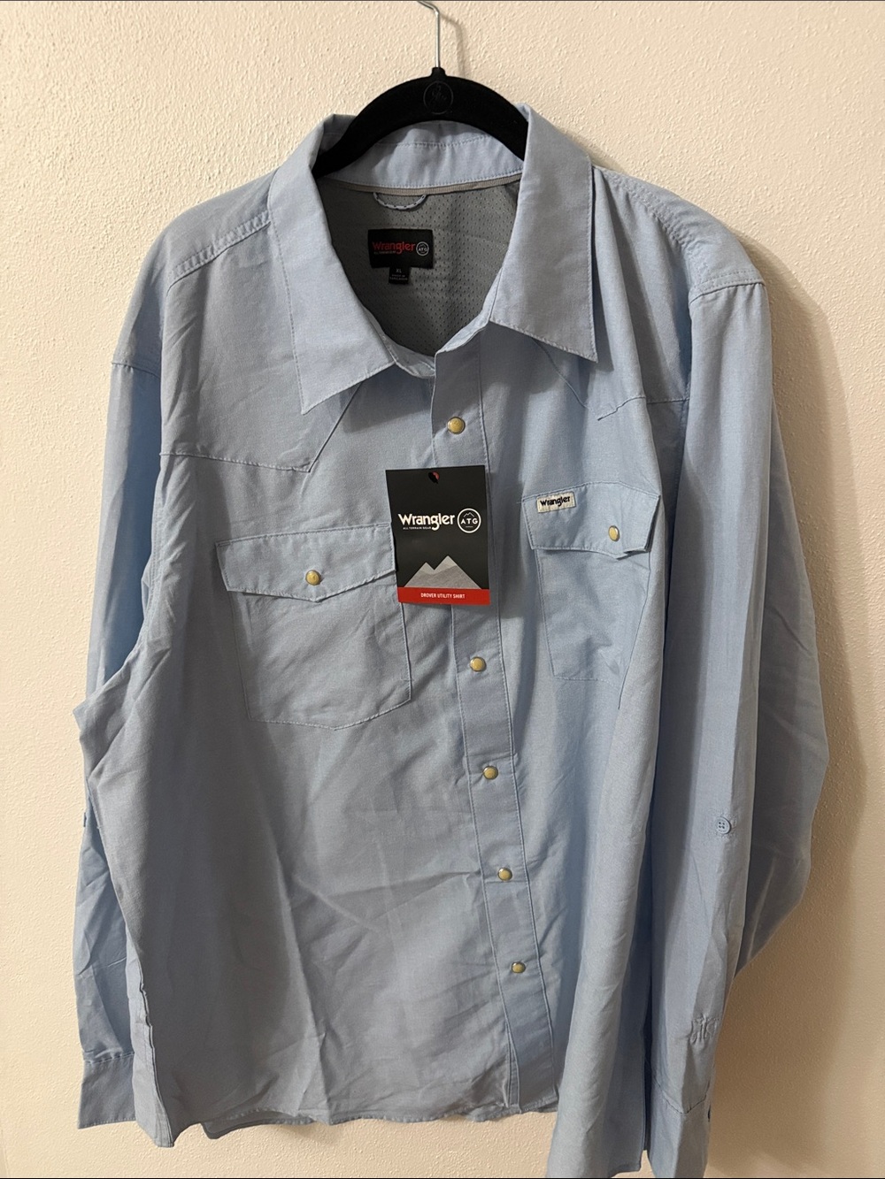Wrangler Men’s Light Blue Long Sleeve Button-Down Western Shirt